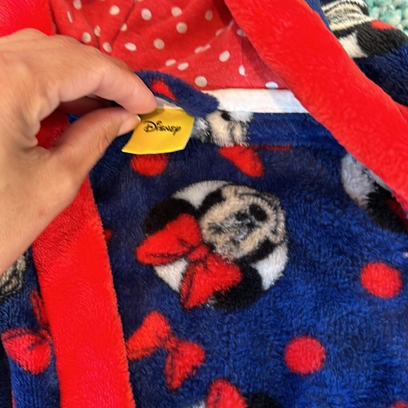 Minnie Mouse Robe - Picture 3 of 3